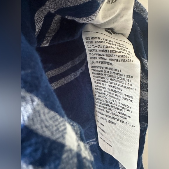 Abercrombie and Fitch Dress Shirt - Picture 5 of 6